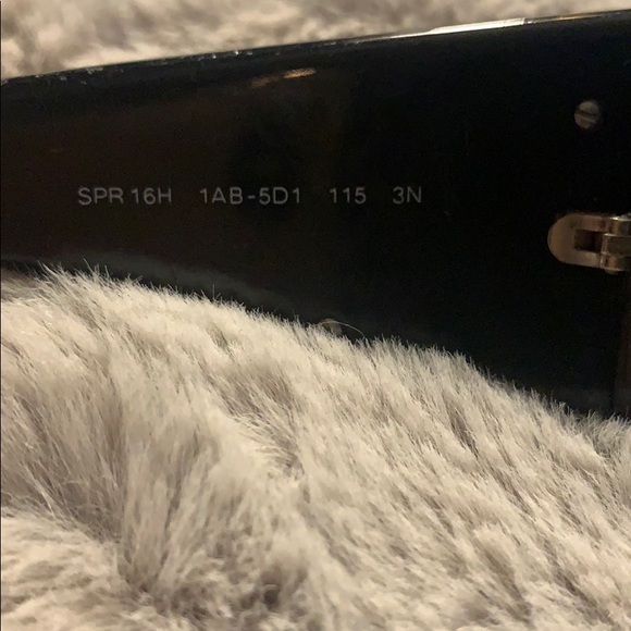 Prada sunglasses authentic - Picture 4 of 7